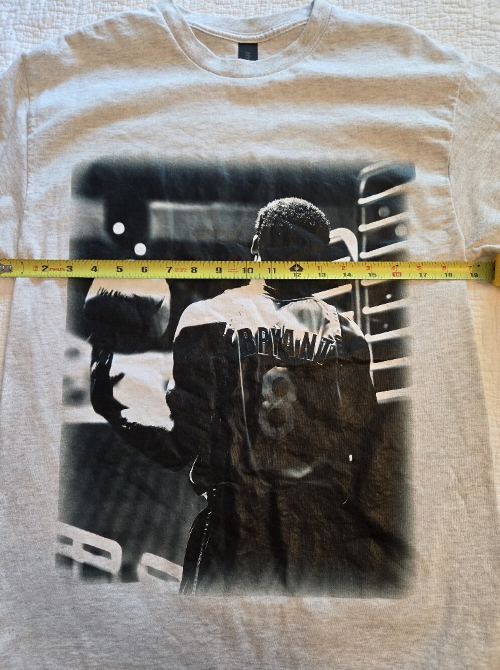 Kobe Bryant Graphic Basketball Tee, Gildan, Size M - Picture 3 of 5
